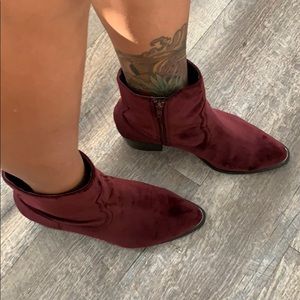 SALE♥️BURGUNDY VELVET BOOTIES ♥️